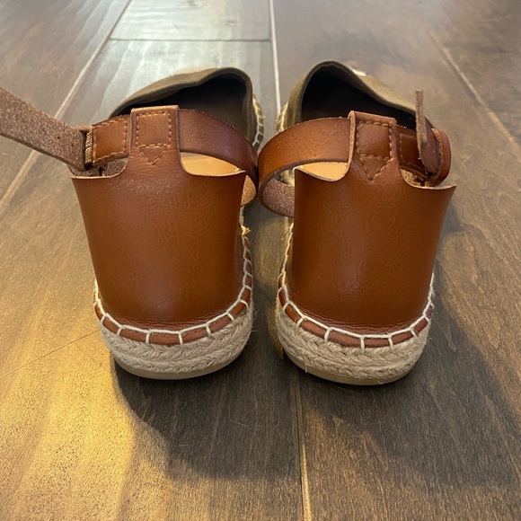 Old Navy Canvas and Leather Espadrilles Size 8 - Picture 5 of 6